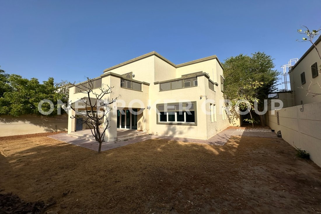 Villa in Jumeirah Park, Dubai, United Arab Emirates 1 - 15735393