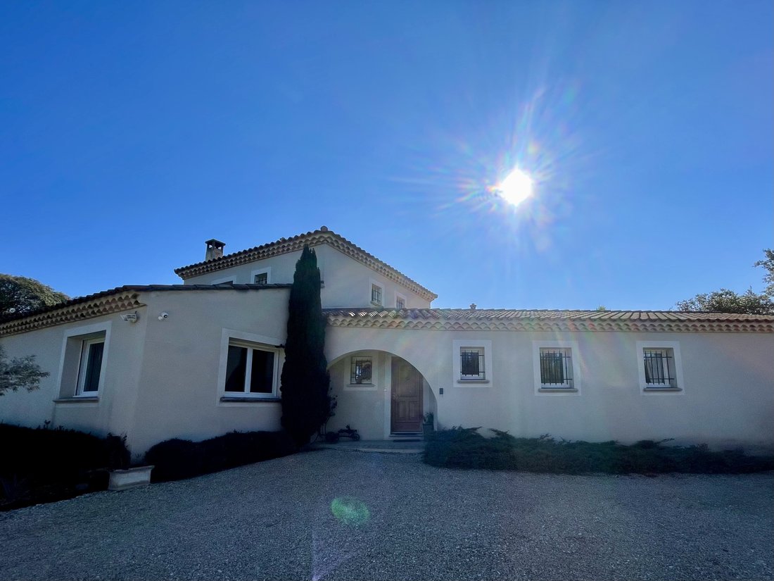 Villa in Venasque, Provence-Alpes-Côte d'Azur, France 2 - 15735535
