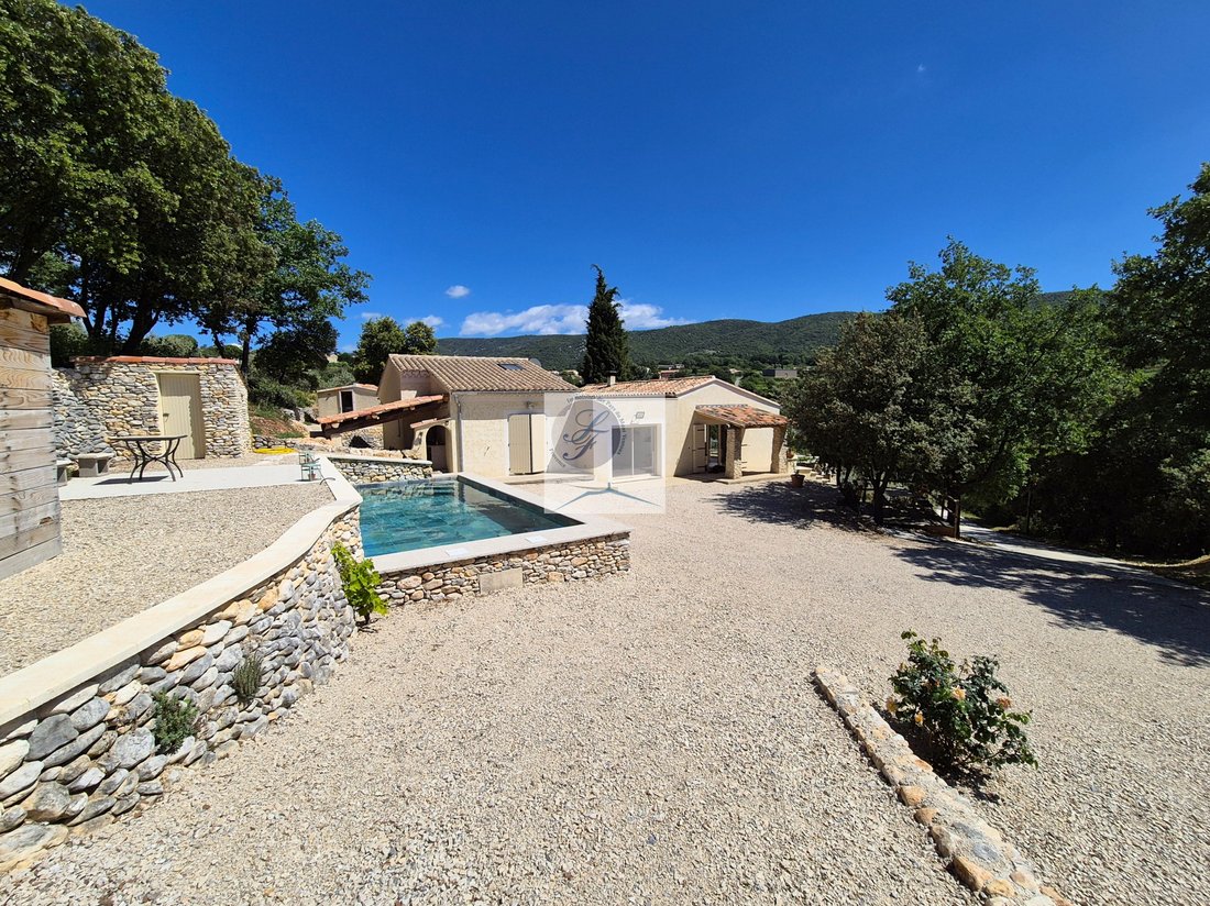 Villa in Methamis, Provence-Alpes-Côte d'Azur, France 1 - 15735915