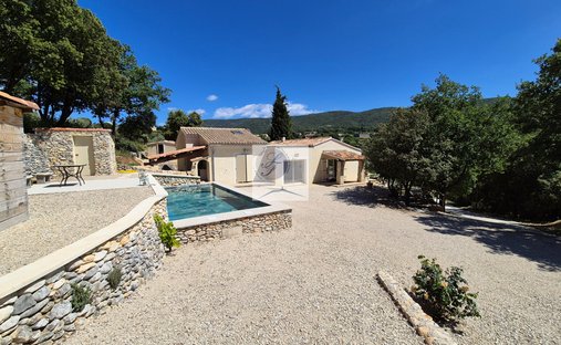Villa in M�thamis, Provence-Alpes-C�te d'Azur, France 1