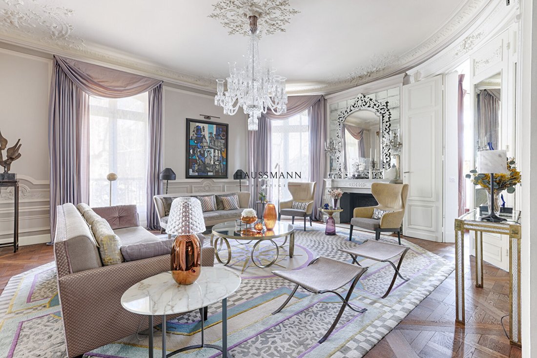 Apartment in Triangle d'Or, Paris 8e Arrondissement, Paris 4 - 15735456