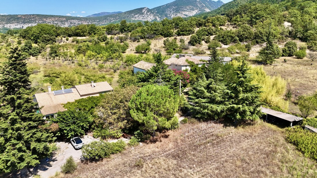 Estate in Malaucène, Provence-Alpes-Côte d'Azur, France 2 - 15735840