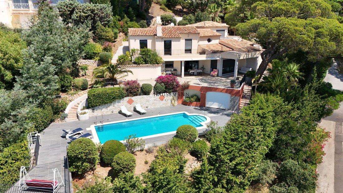 Villa in Ville-Les Saquedes-Le Bouillonnet, Sainte-Maxime, France 1 - 15735363