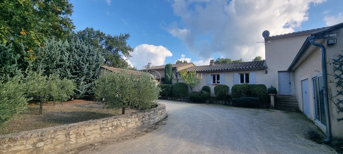 House in Lacoste, Provence-Alpes-Côte d'Azur, France 2 - 15735886