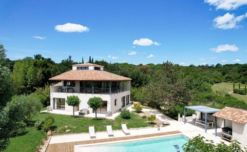 Estate in Arpaillargues-et-Aureilhac, Occitania, France 1
