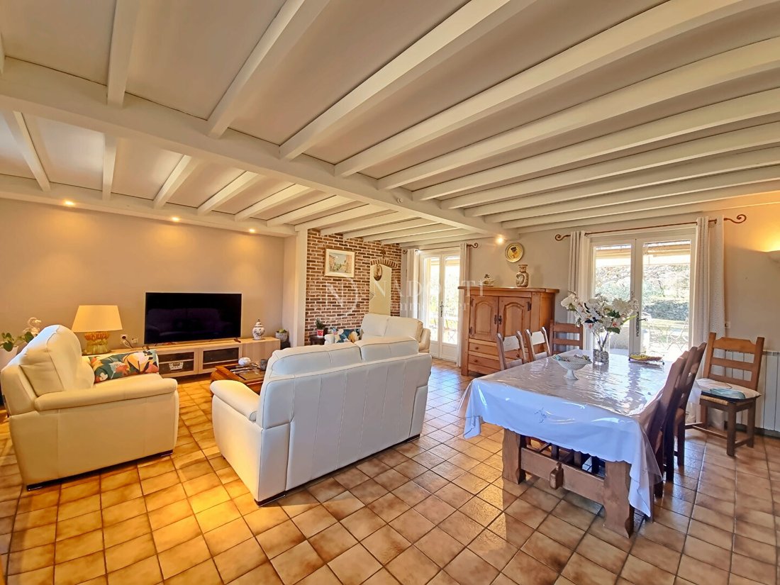 House in Lacoste, Provence-Alpes-Côte d'Azur, France 3 - 15735886