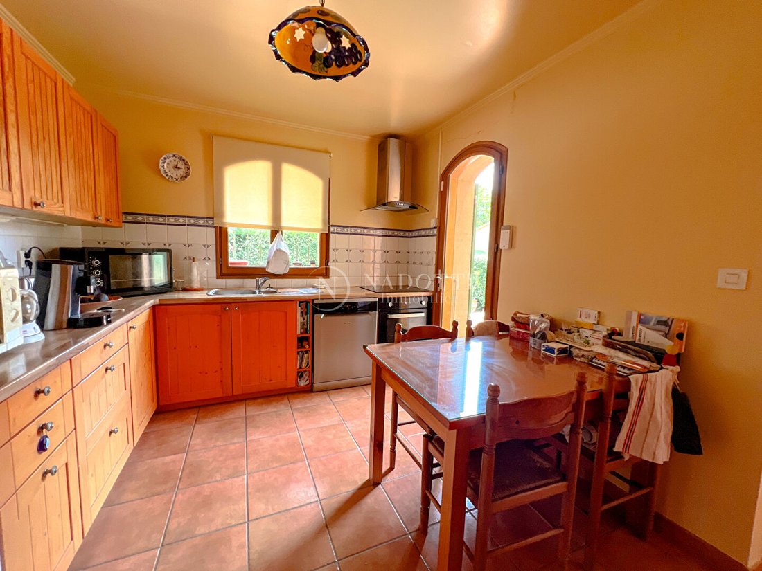 House in Gordes, Provence-Alpes-Côte d'Azur, France 4 - 15735652