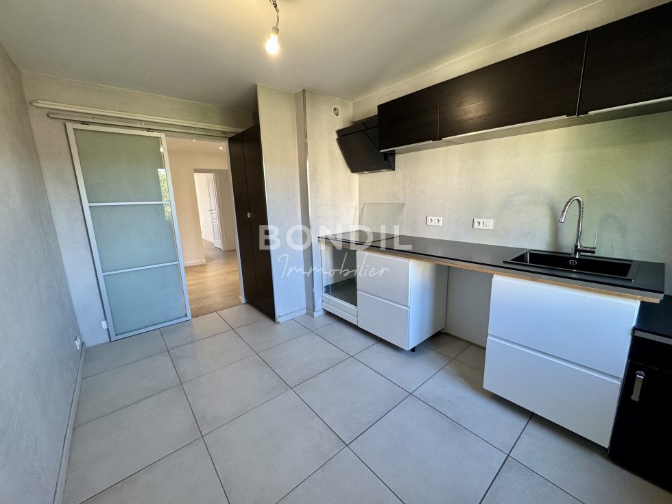 Apartment in Granettes-Jauberte-Sainte Anne, Aix-en-Provence, France 2 - 15735697