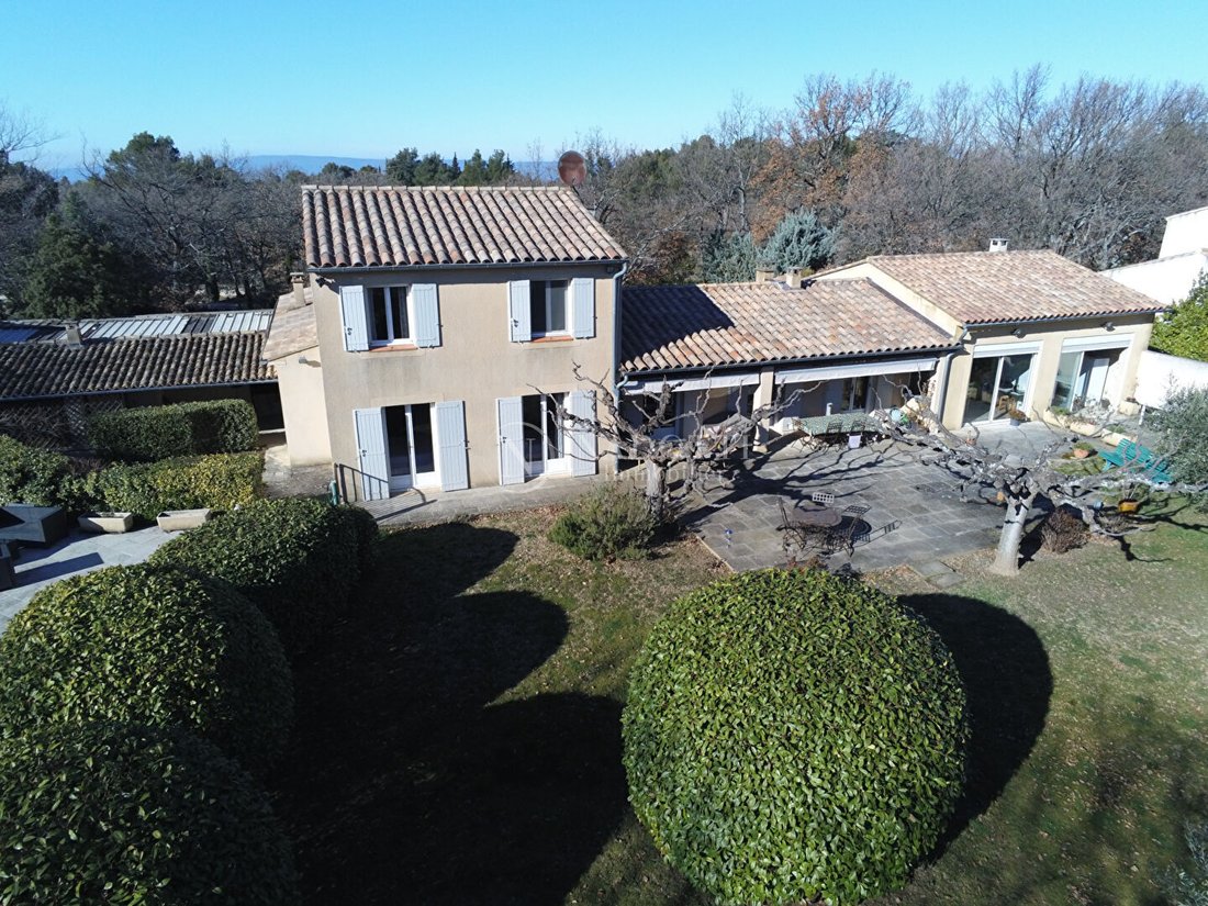 House in Lacoste, Provence-Alpes-Côte d'Azur, France 1 - 15735886