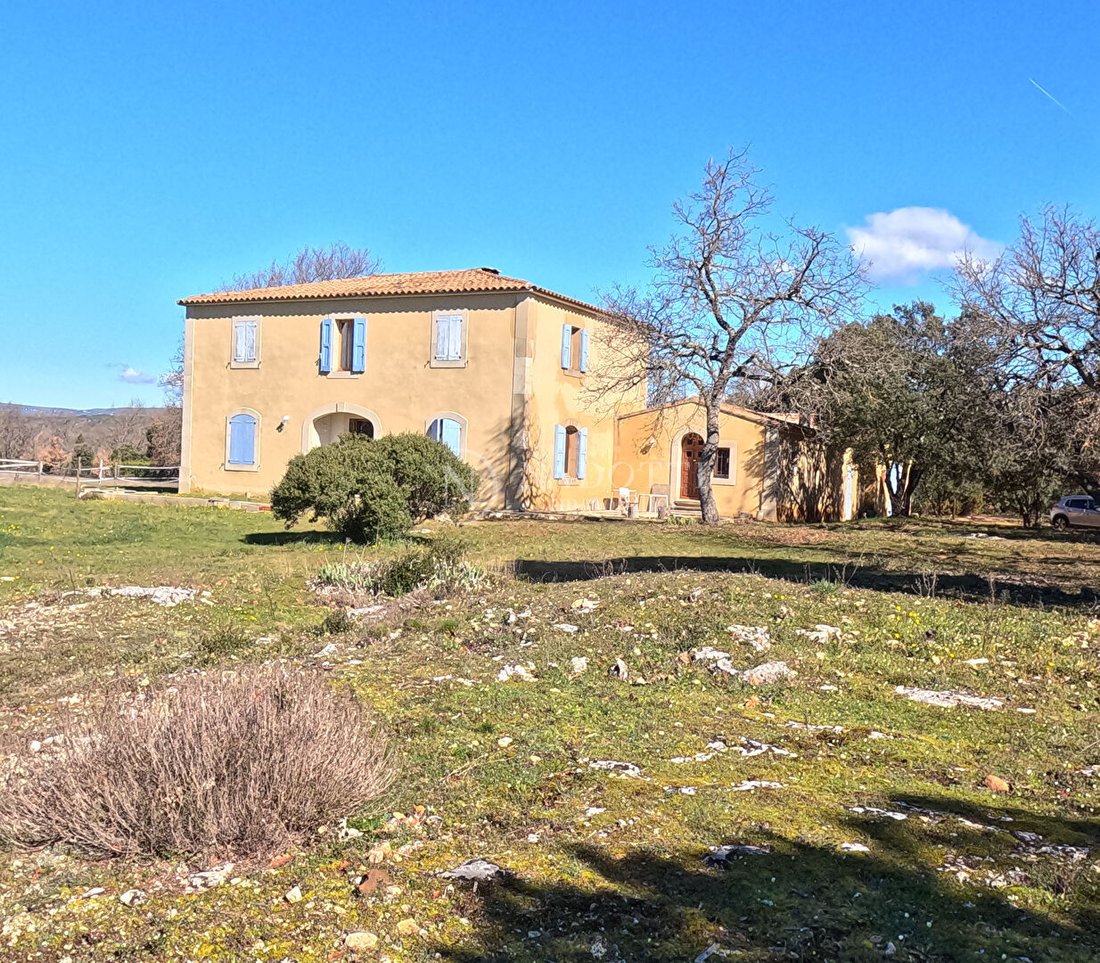 House in Bonnieux, Provence-Alpes-Côte d'Azur, France 2 - 15735941