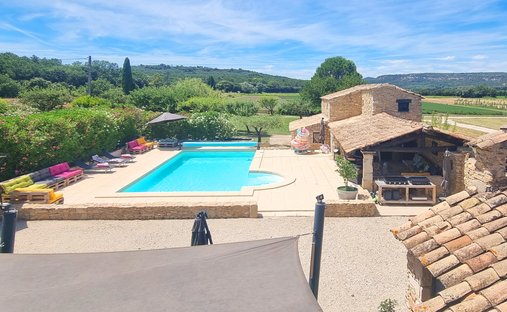 House in Suze-la-Rousse, Auvergne-Rhône-Alpes, France 1