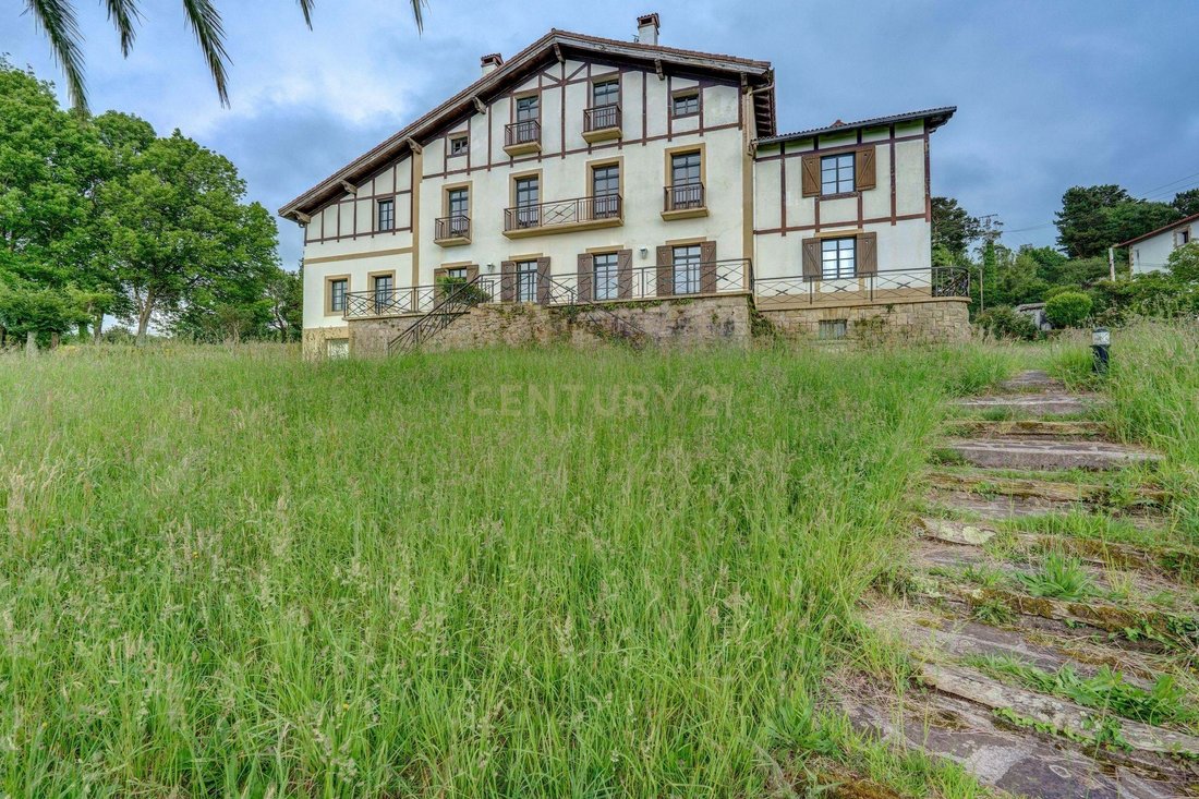 Villa in Mendebaldea, Donostia-San Sebastian, Spain 5 - 15733859
