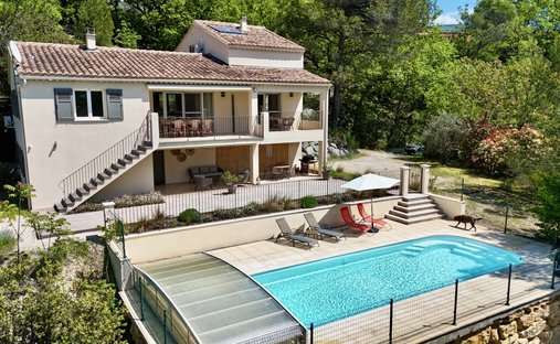 Villa in Mollans-sur-Ouveze, Auvergne-Rhône-Alpes, France 1