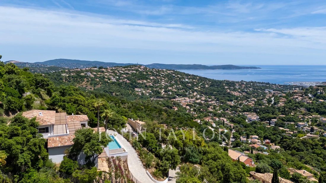 House in Cavalaire-sur-Mer, Provence-Alpes-Côte d'Azur, France 3 - 15735990