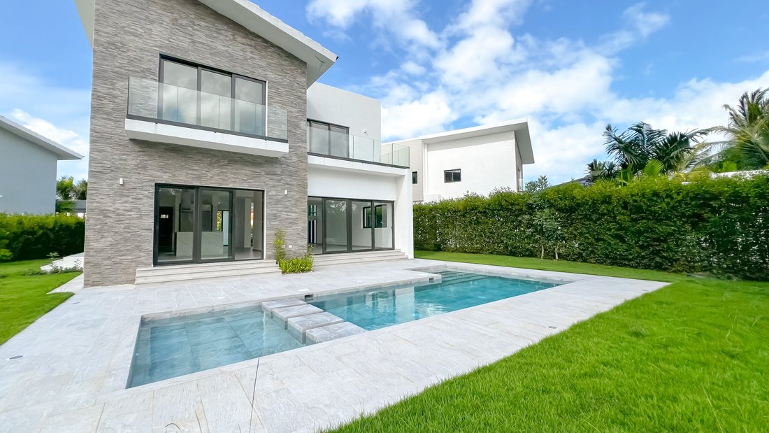 Villa in Punta Cana, La Altagracia Province, Dominican Republic 1 - 15736312