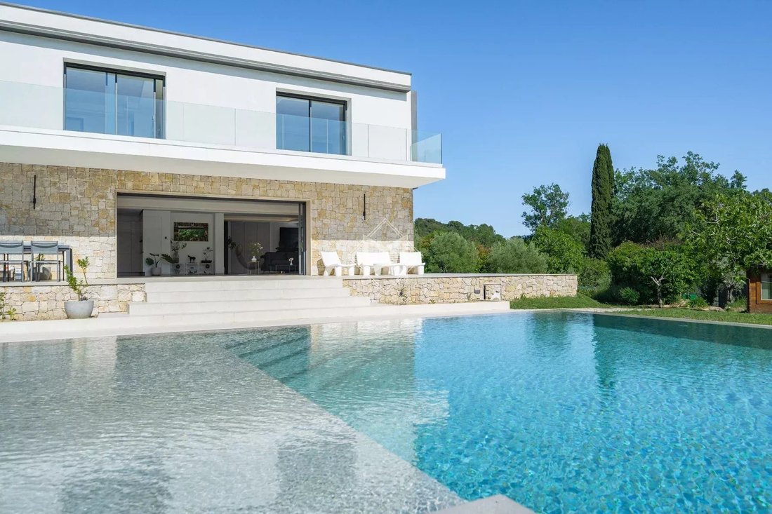 Villa in Valbonne, Provence-Alpes-Côte d'Azur, France 1 - 15736366