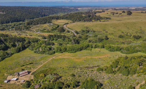 Farm Ranch in Manchester, California, United States 1