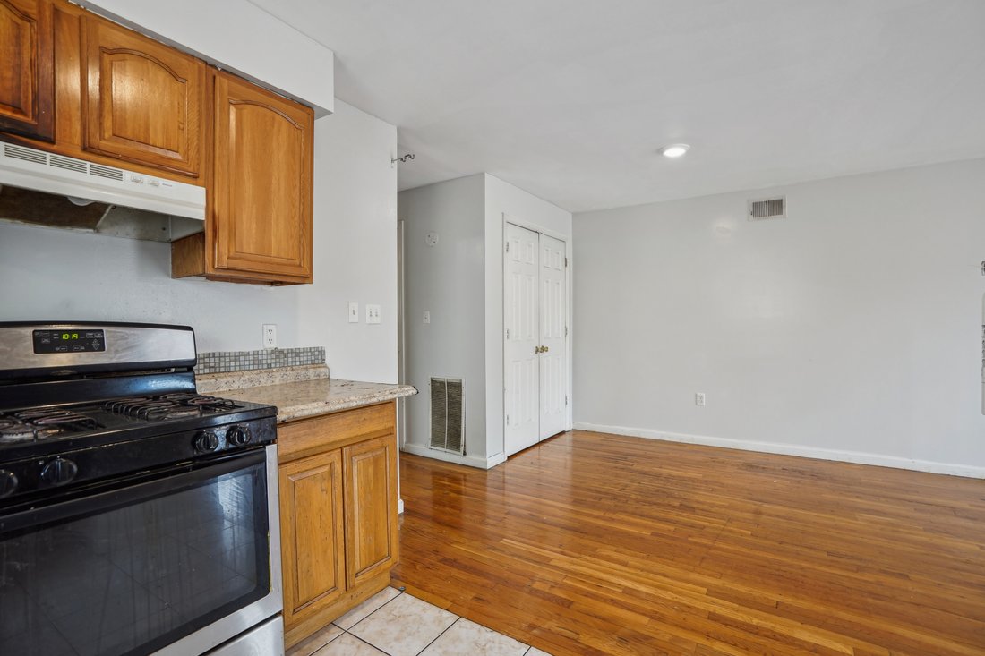 House in Newark, New Jersey, United States 5 - 15736754