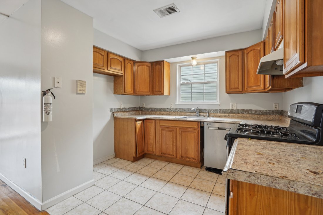 House in Newark, New Jersey, United States 4 - 15736754