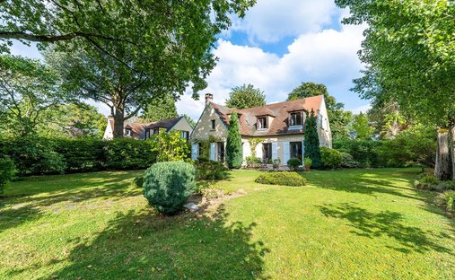 House in Plateau Thery-Centre Ancien, Vaucresson, France 1