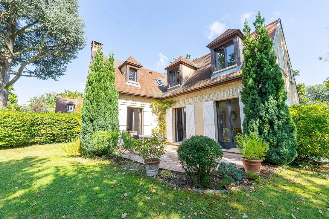 House in Plateau Thery-Centre Ancien, Vaucresson, France 2 - 15292361