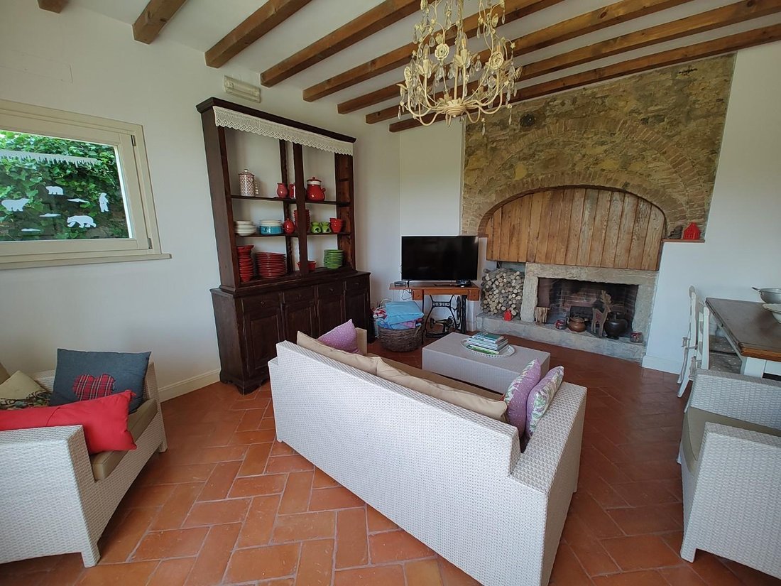 Villa in Colognole, Collesalvetti, Tuscany 2 - 15738633