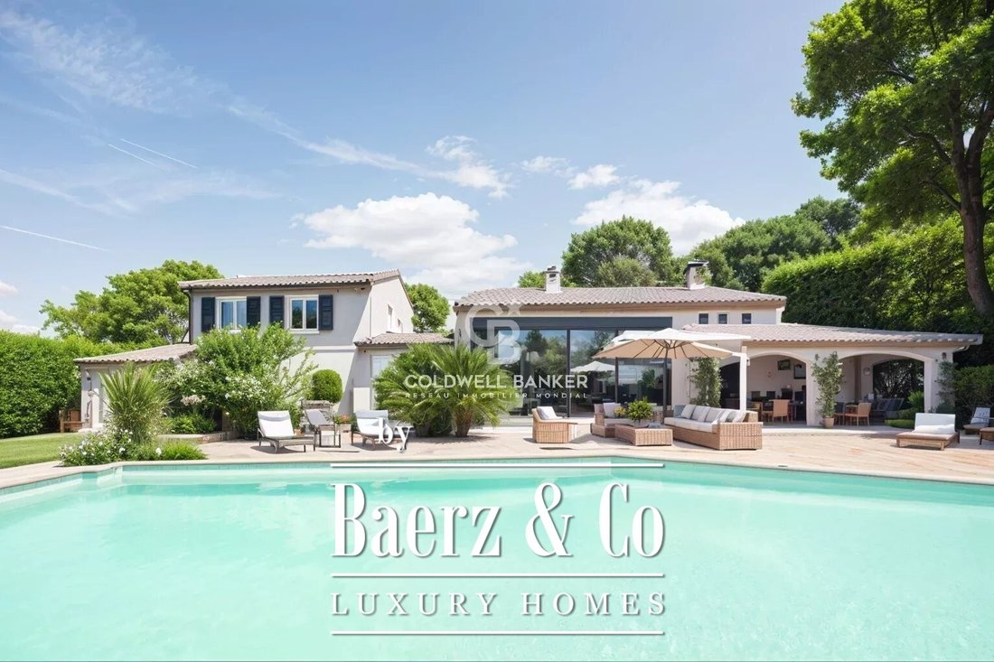 Villa in Mougins, Provence-Alpes-Côte d'Azur, France 1 - 15739273