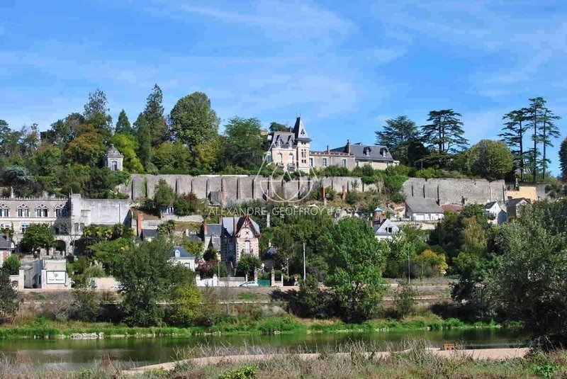 A Loire Valley Crown: 19th-Century Château Poised Above the River’s Whisper