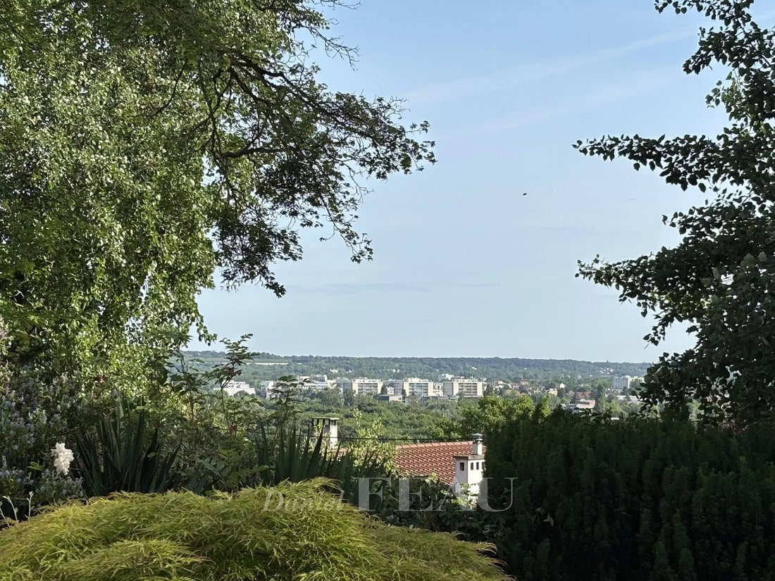 House in Le Port-Marly, Ile-de-France, France 2 - 15105823