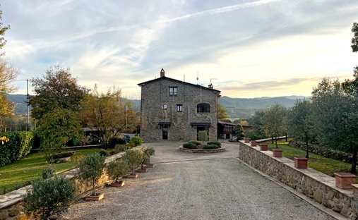 Maisons de campagne à Città di Castello, Ombrie, Italie 1