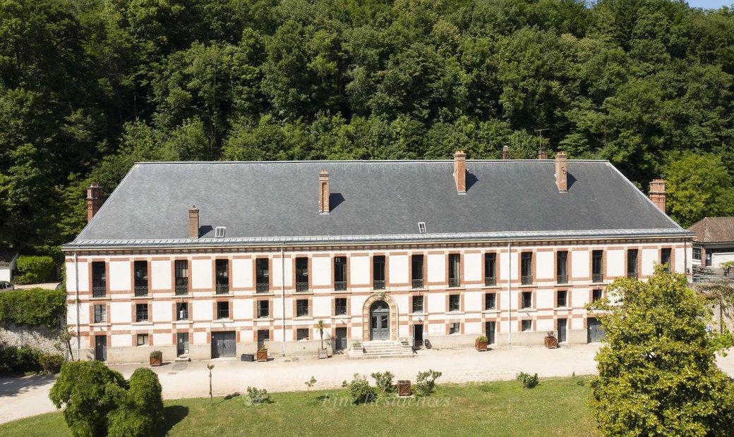 Castle for Sale in Samoreau, Île-de-France, France