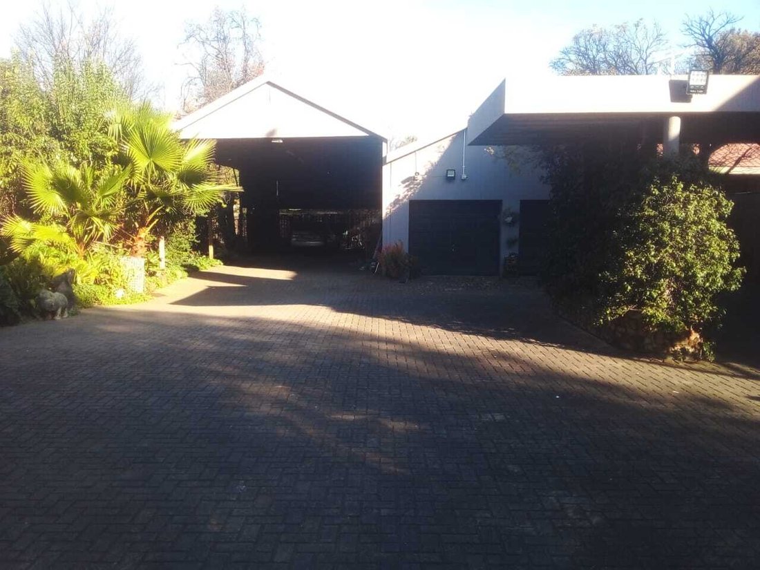 House in Vanderbijlpark, Gauteng, South Africa 2 - 15737512