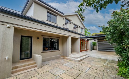 Country House in Rondebosch, Cape Town, South Africa 1