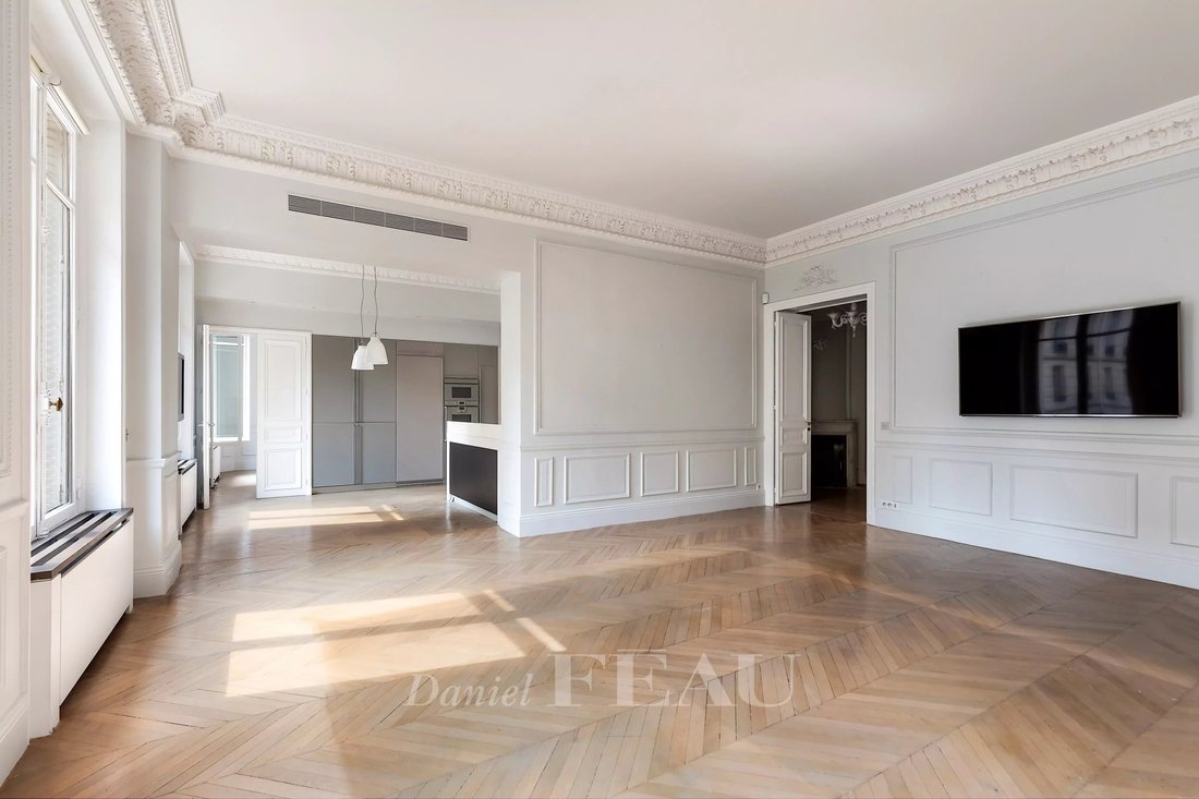 Apartment in Triangle d'Or, Paris 8e Arrondissement, Paris 5 - 13254145