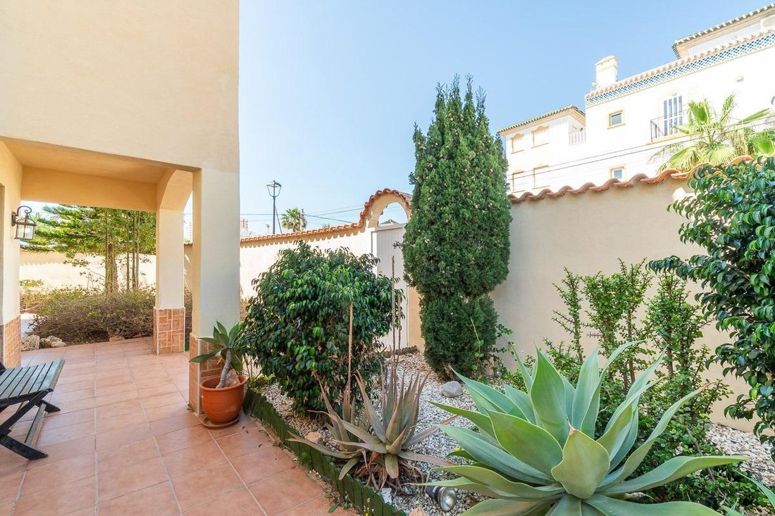 Villa in Torrevieja, Valencian Community, Spain 2 - 15738604