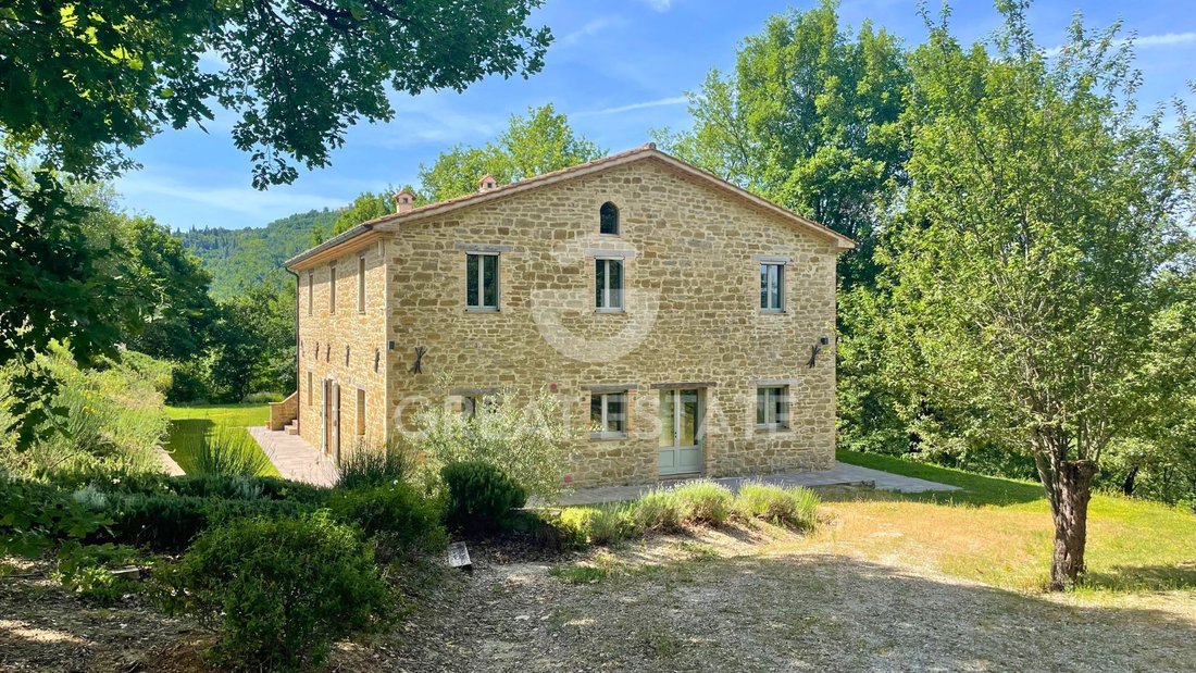 Finca en Gubbio, Umbría, Italia 1 - 15237660