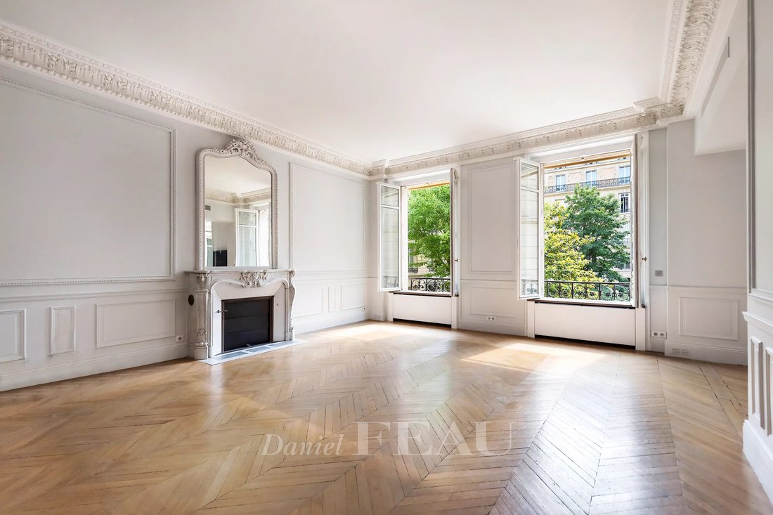 Apartment in Triangle d'Or, Paris 8e Arrondissement, Paris 2 - 13254145