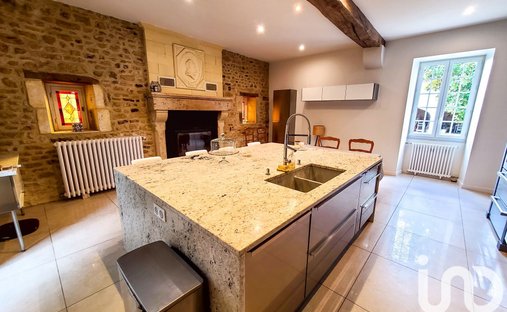 House in Vieux-Ruffec, Nouvelle-Aquitaine, France 1