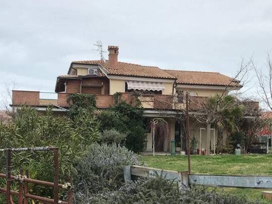 Villa in Roseto degli Abruzzi, Abruzzo, Italy 4 - 15738964