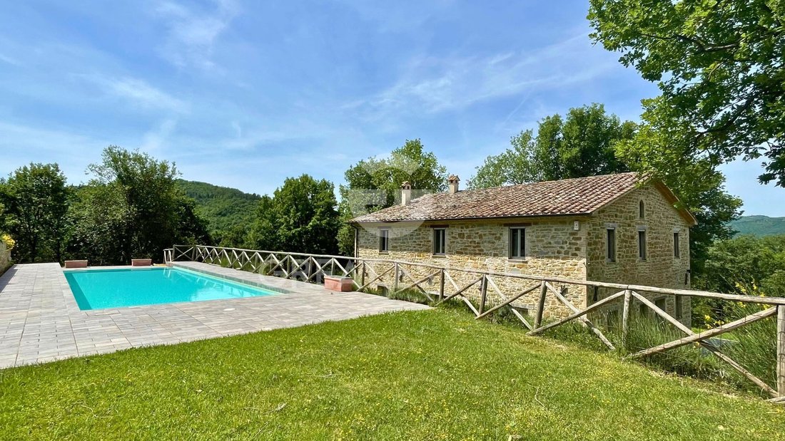 Finca en Gubbio, Umbría, Italia 3 - 15237660