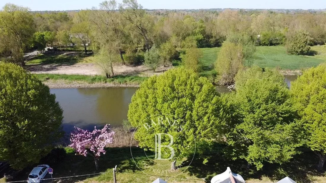 House in Rochefort-sur-Loire, Pays de la Loire, France 1 - 15737763