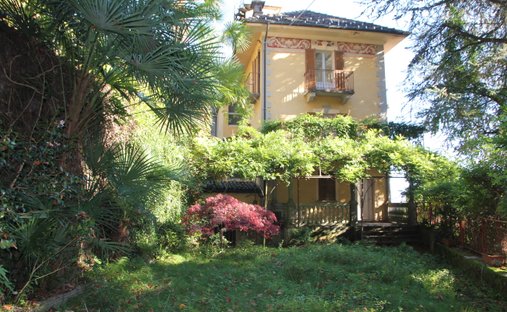 Landhaus in Oggebbio, Piemont, Italien 1