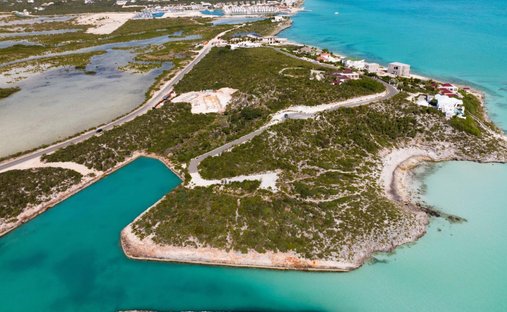 Terrain à Long Bay Hills, Caicos Islands, Îles Turks et Caïques 1