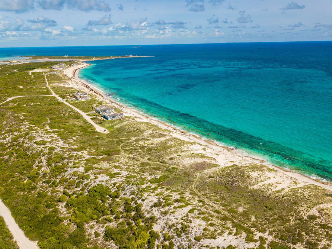 Land in Ambergris Cay, Turks and Caicos Islands 2 - 15224714