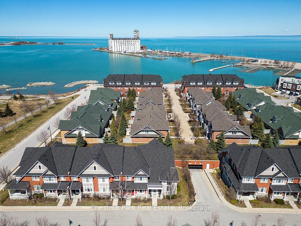 Condo in Collingwood, Ontario, Canada 1 - 15561625