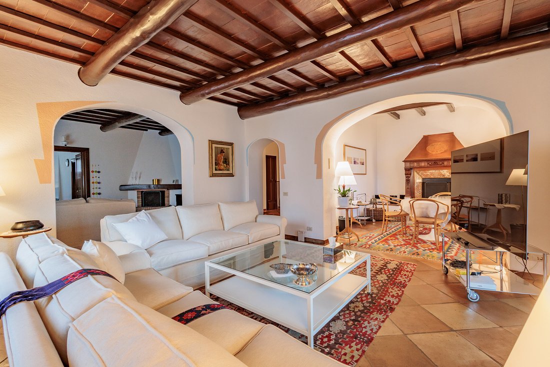 Villa in San Colombano al Lambro, Lombardy, Italy 1 - 15172757