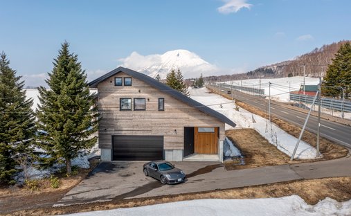 House in Rusutsu, Hokkaido, Japan 1