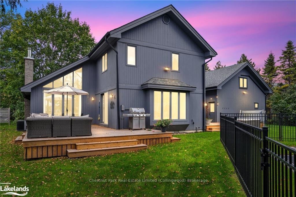 House in Collingwood, Ontario, Canada 2 - 15554714