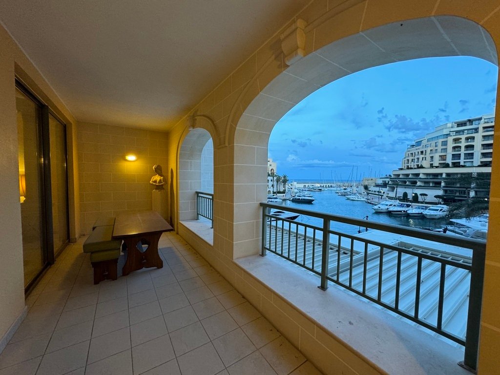 Apartment in Saint Julian's, Malta 1 - 15173678