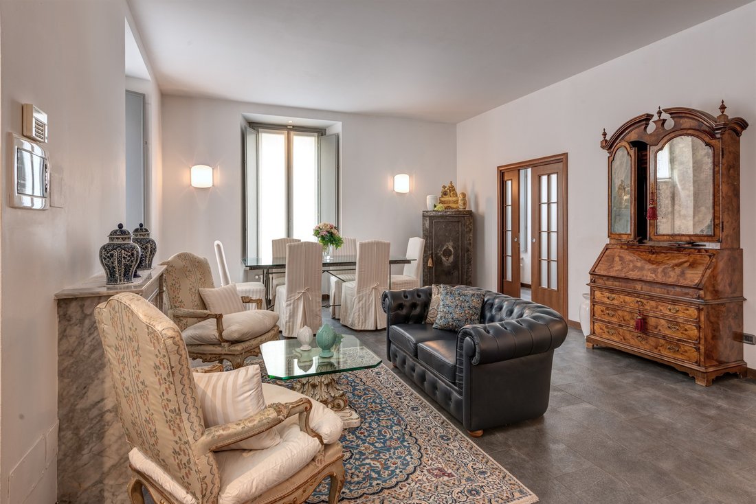 Apartment in Eastern Lake Center, Como, Lombardy 2 - 15169798